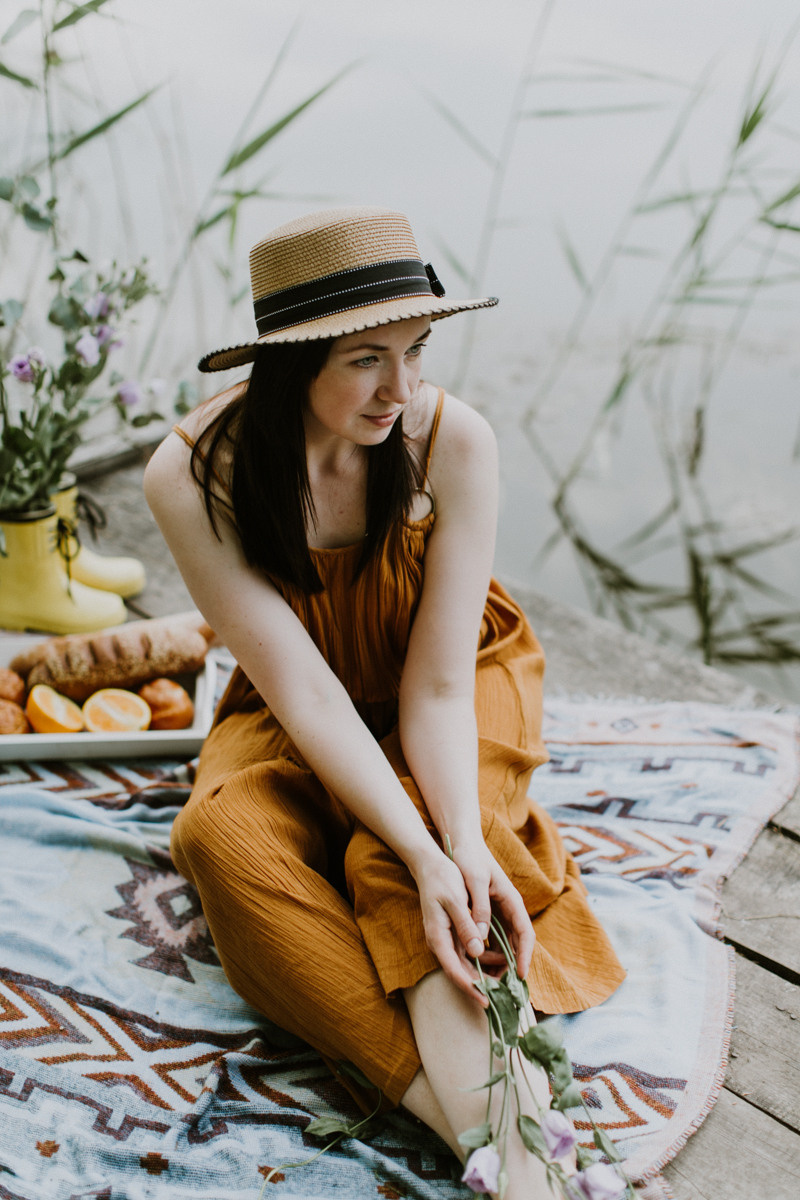 Lucy and Lisa. Головна