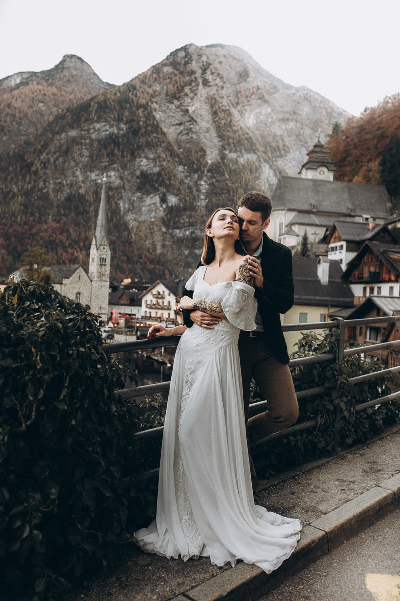 Adore You. Головна