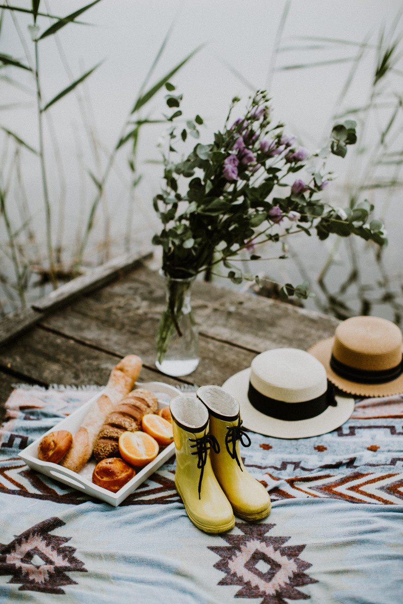 Lucy and Lisa. Головна