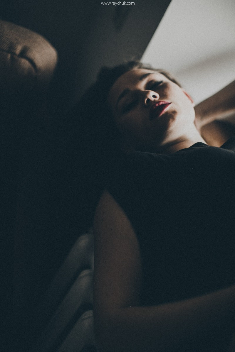 I Can't Say No. Головна