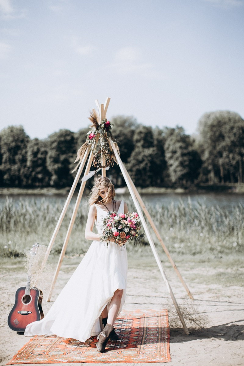 I Belong To You. Головна