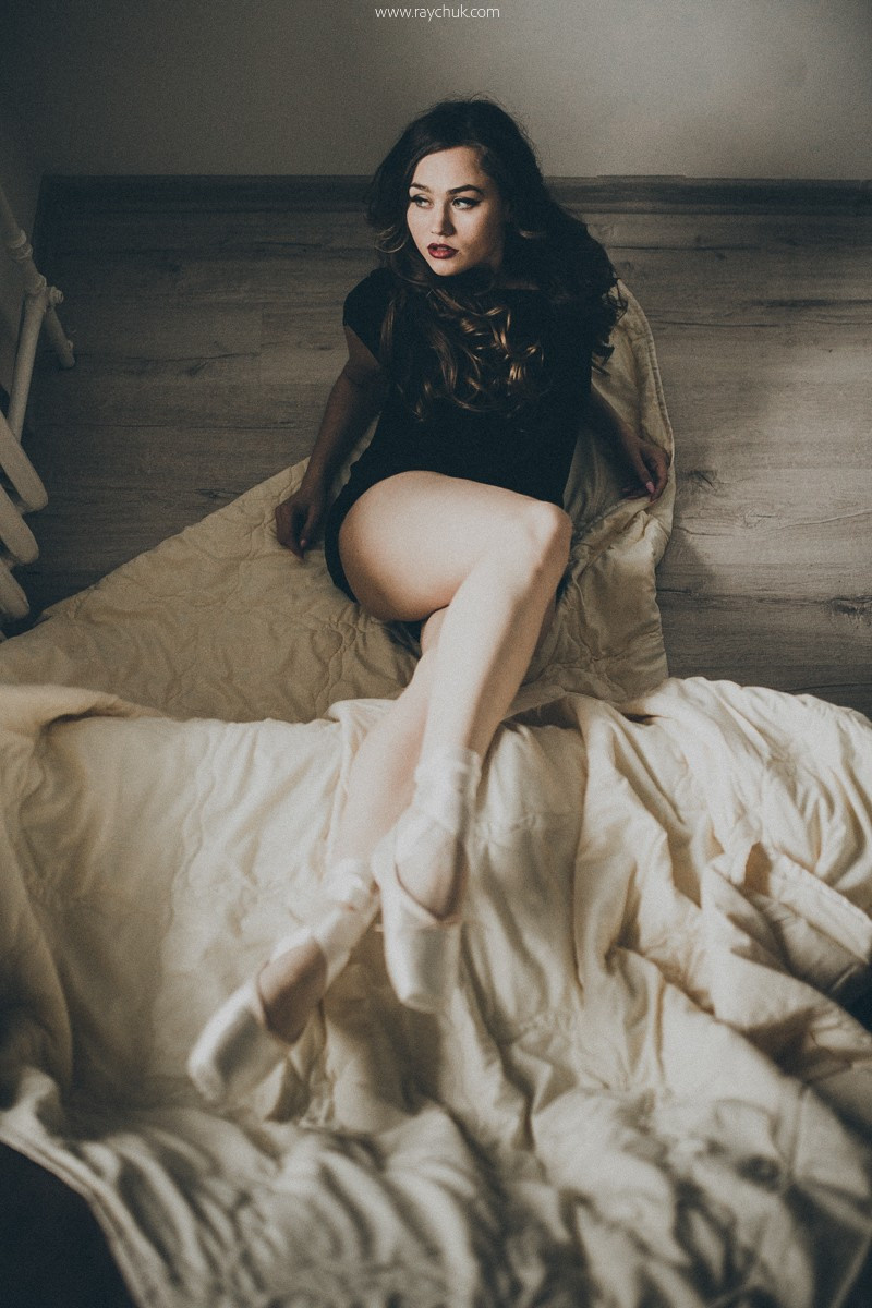 I Can't Say No. Головна