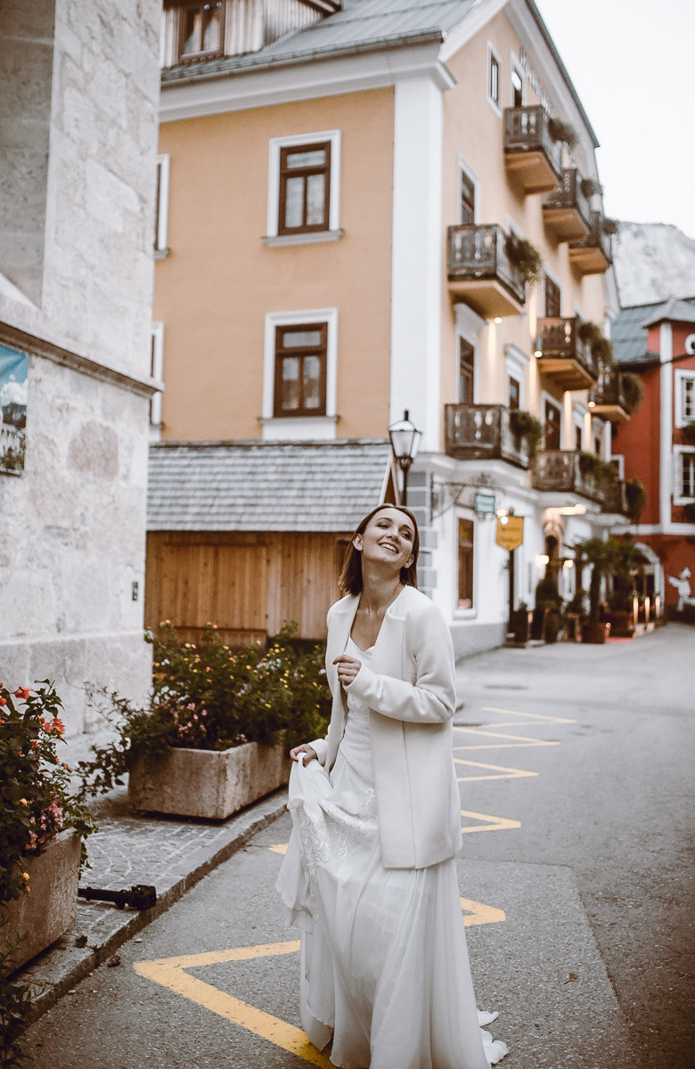 Adore You. Головна