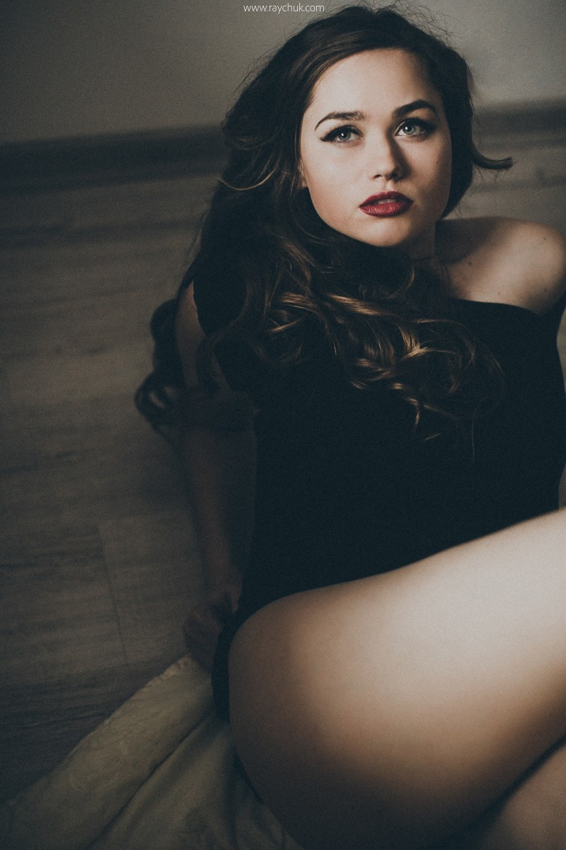 I Can't Say No. Головна