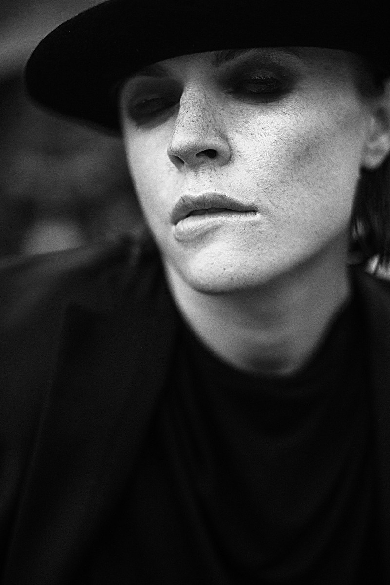 I love her. Головна