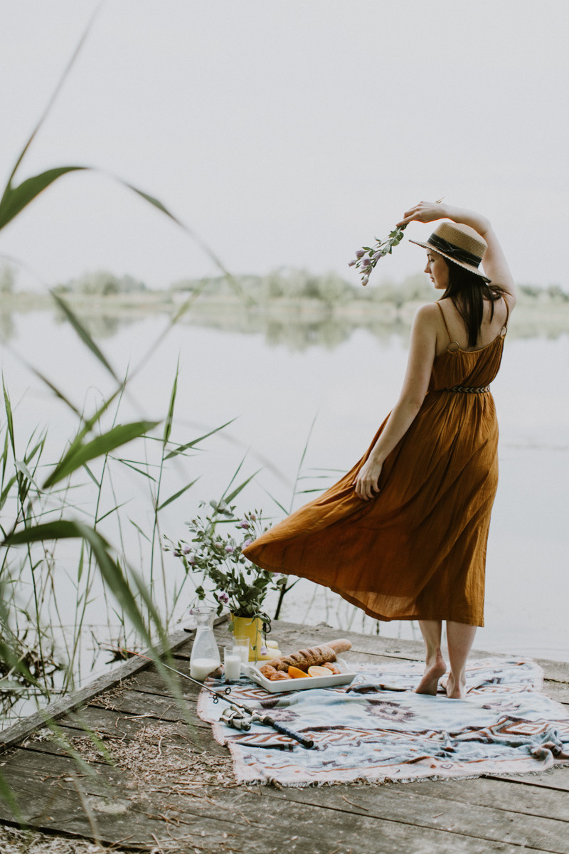 Lucy and Lisa. Головна