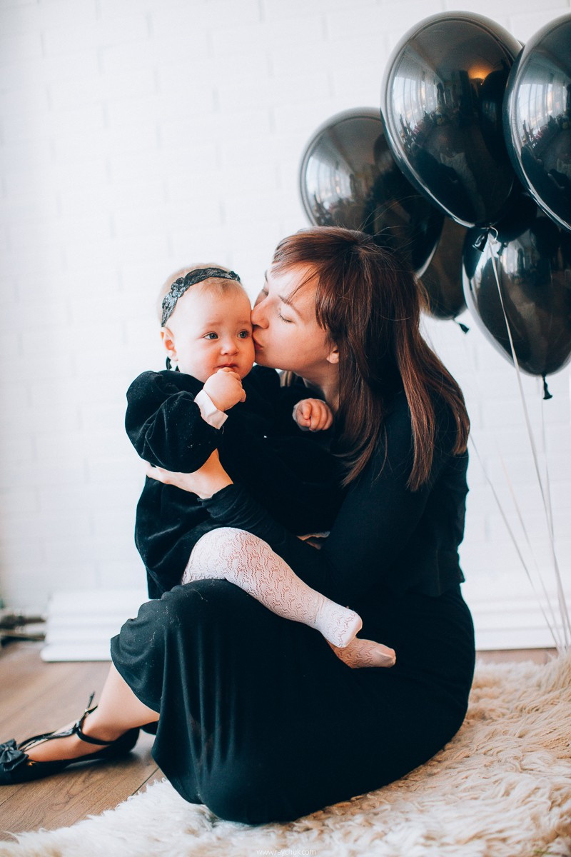 Black dress. Family. Головна