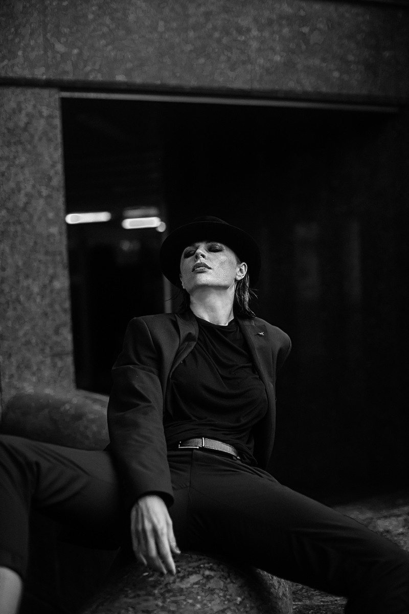 I love her. Головна