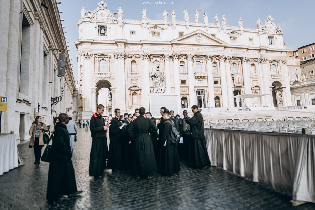 Vatican. Головна