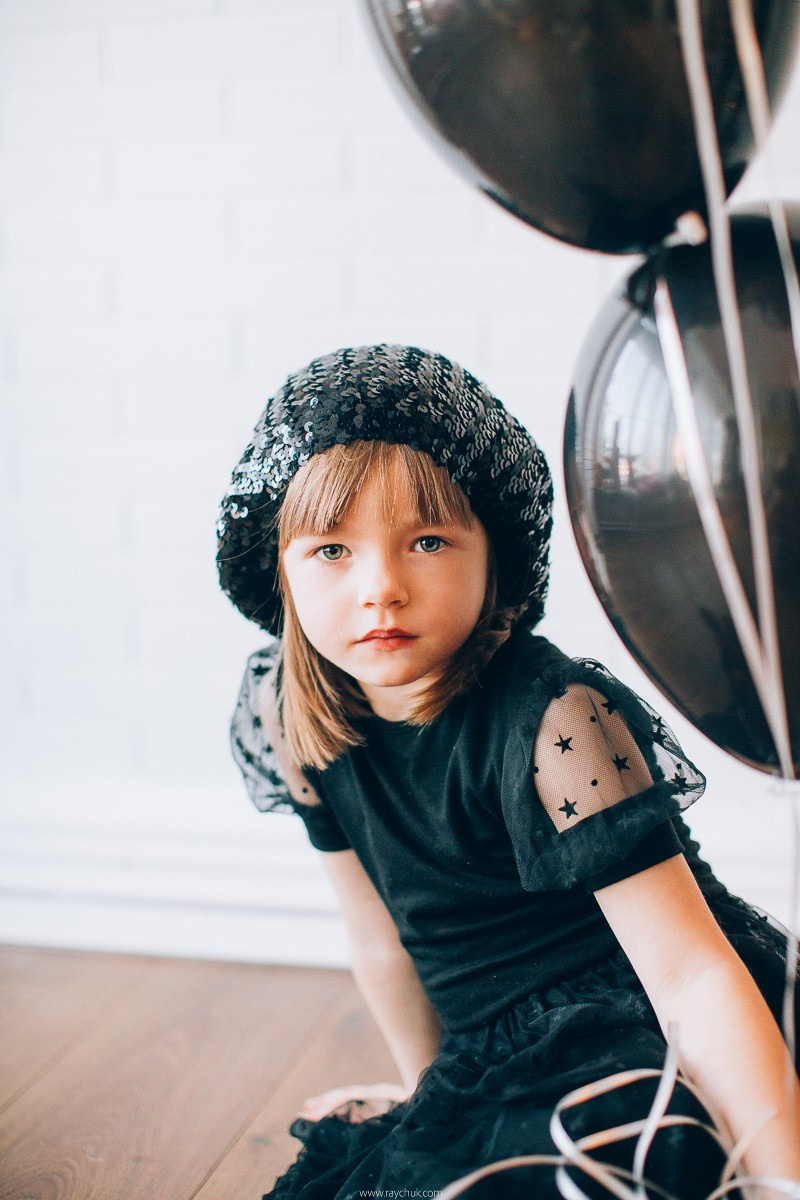 Black dress. Family. Головна