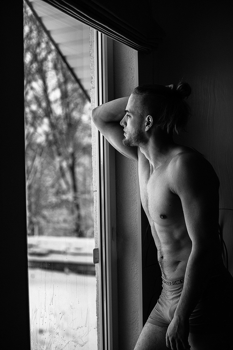 Life for Rent. Головна