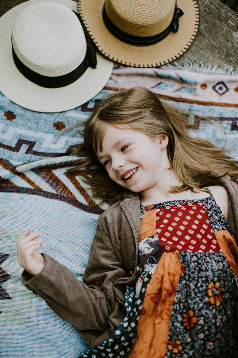 Lucy and Lisa. Головна