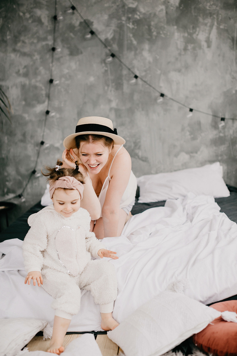 Еля і Анісія. Головна