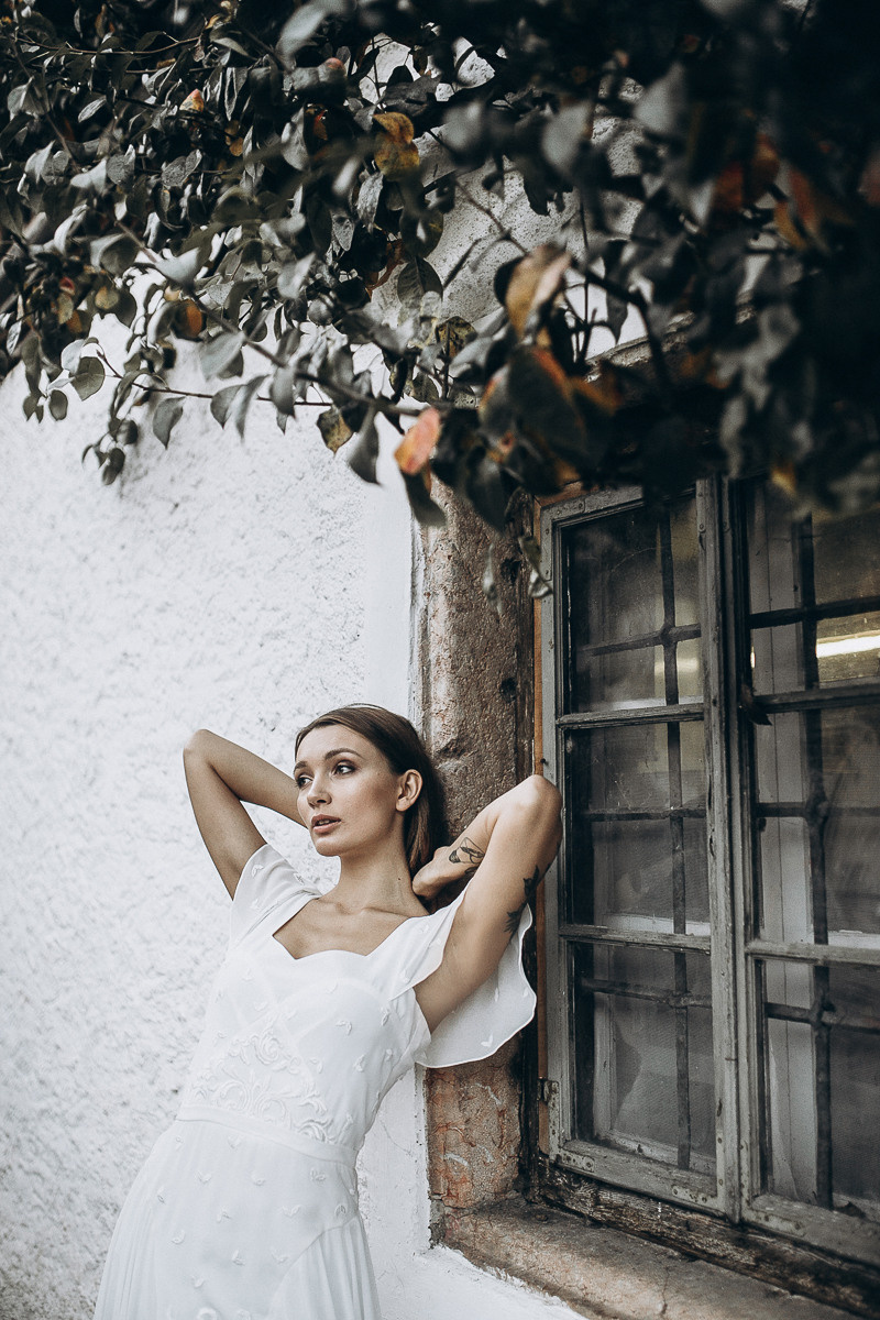 Adore You. Головна