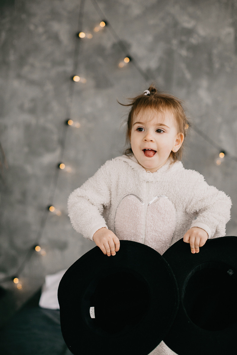 Еля і Анісія. Головна