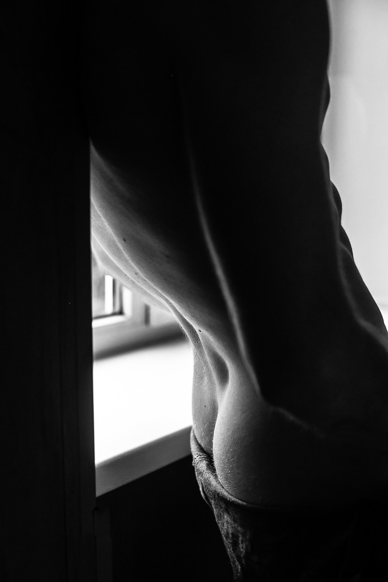 – Way Down We Go. Головна