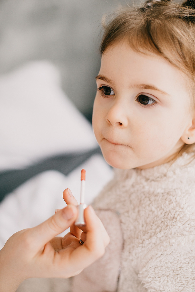 Еля і Анісія. Головна