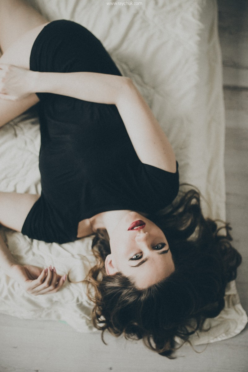 I Can't Say No. Головна