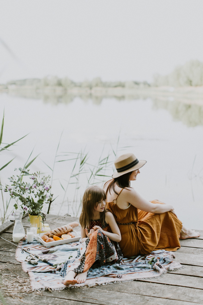Lucy and Lisa. Головна