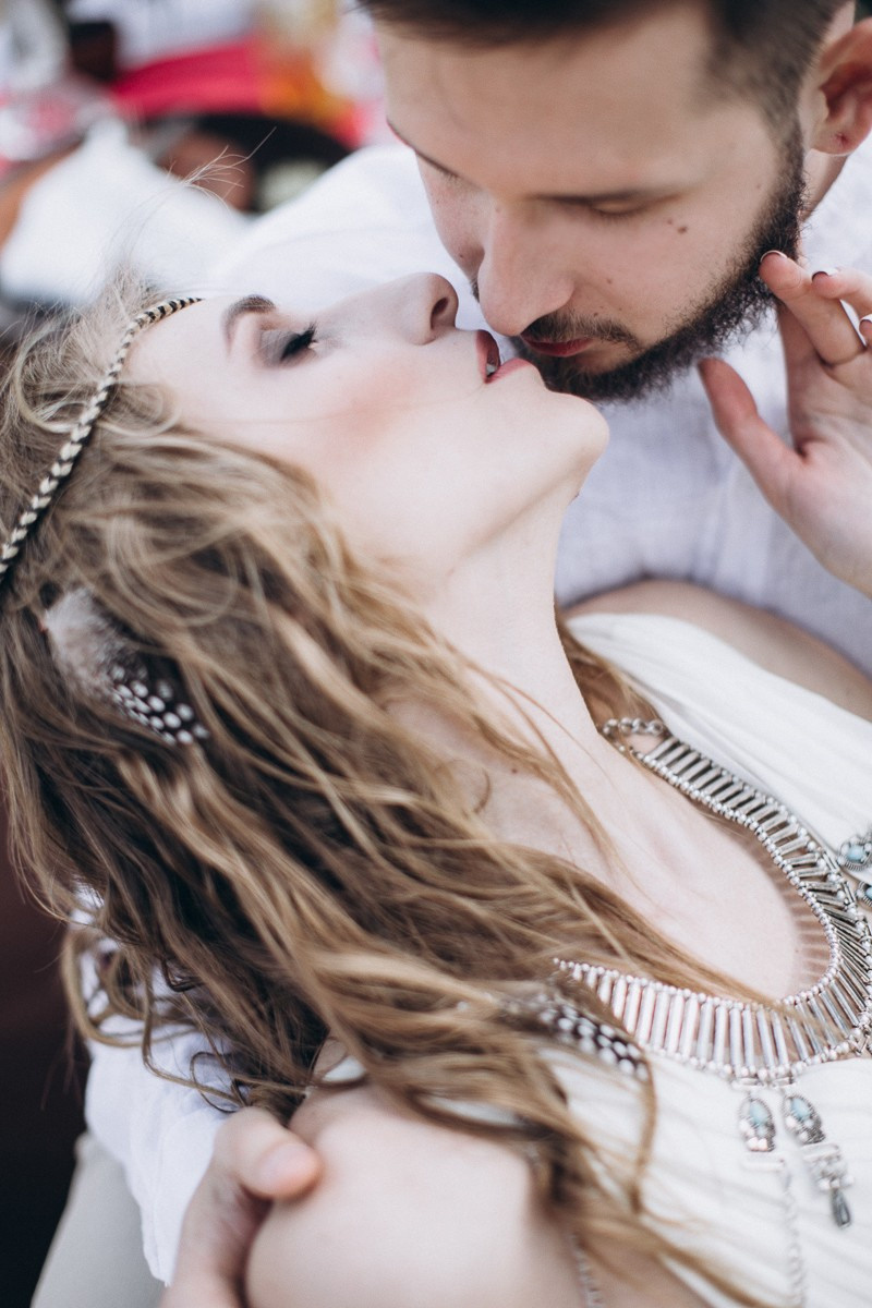 I Belong To You. Головна