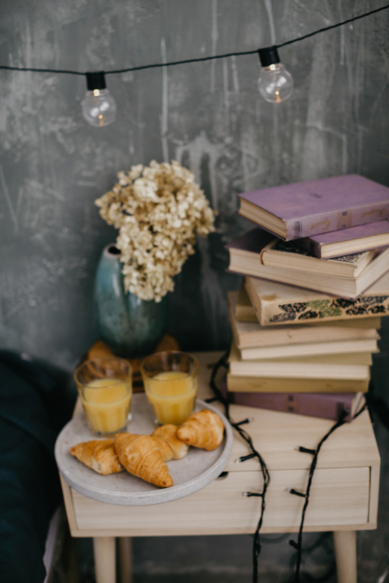 Еля і Анісія. Головна