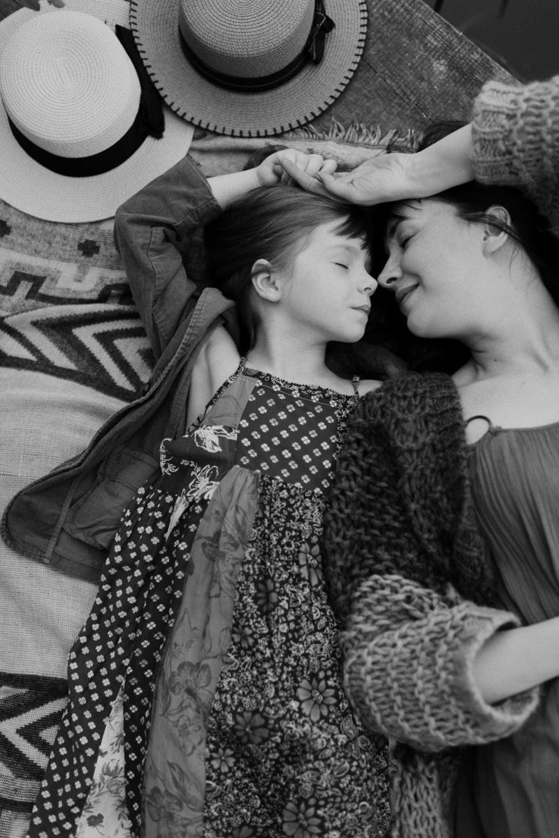 Lucy and Lisa. Головна