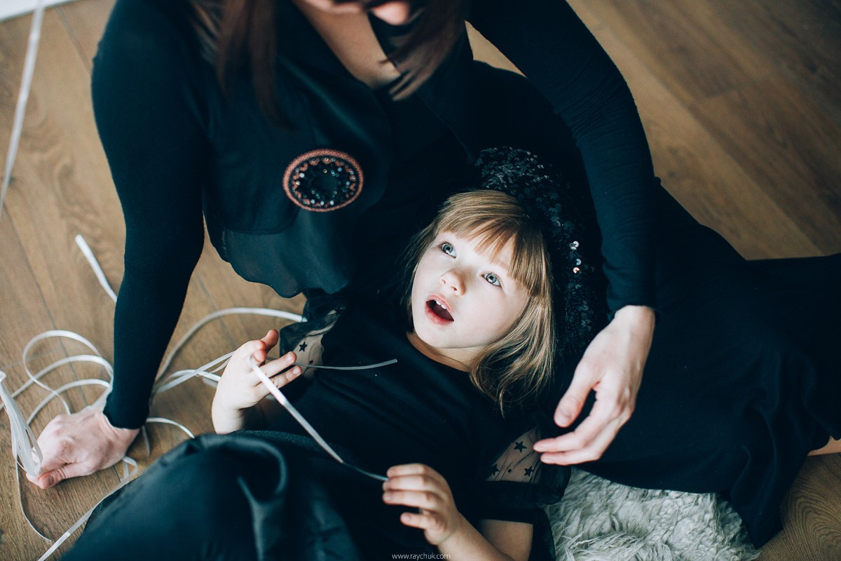 Black dress. Family. Головна