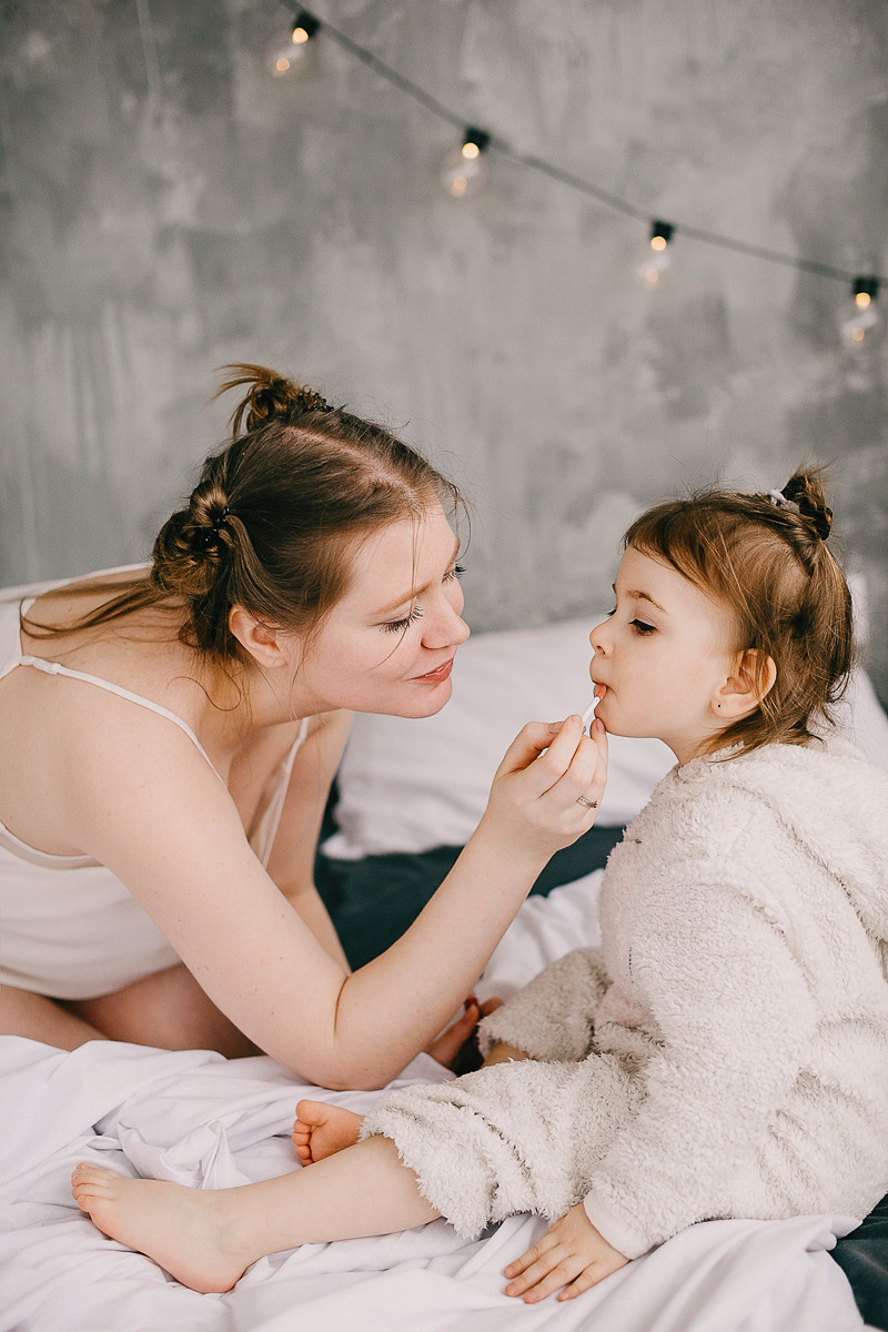 Еля і Анісія. Головна