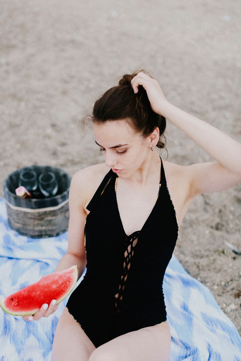 Looking For The Summer. Головна