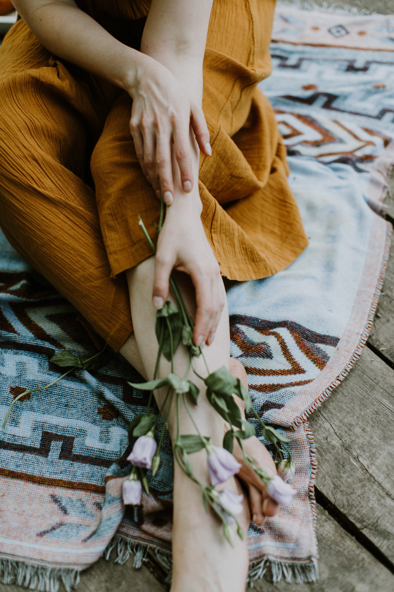 Lucy and Lisa. Головна