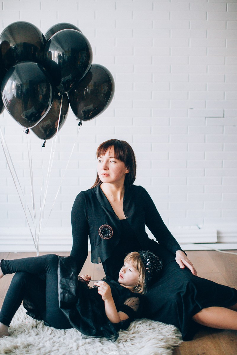 Black dress. Family. Головна