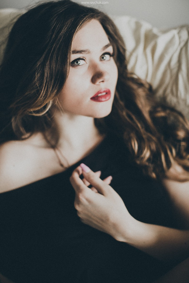 I Can't Say No. Головна