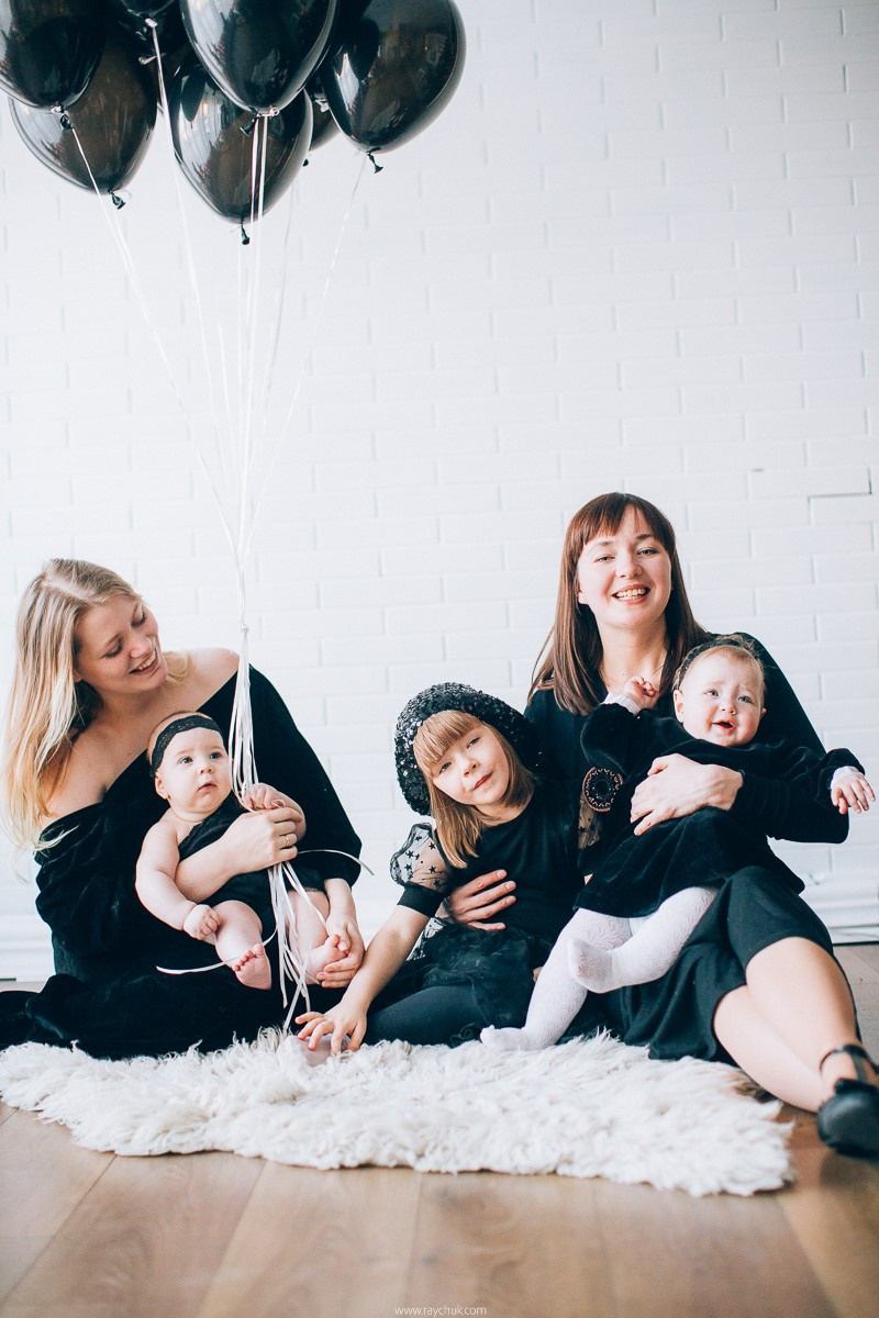 Black dress. Family. Головна