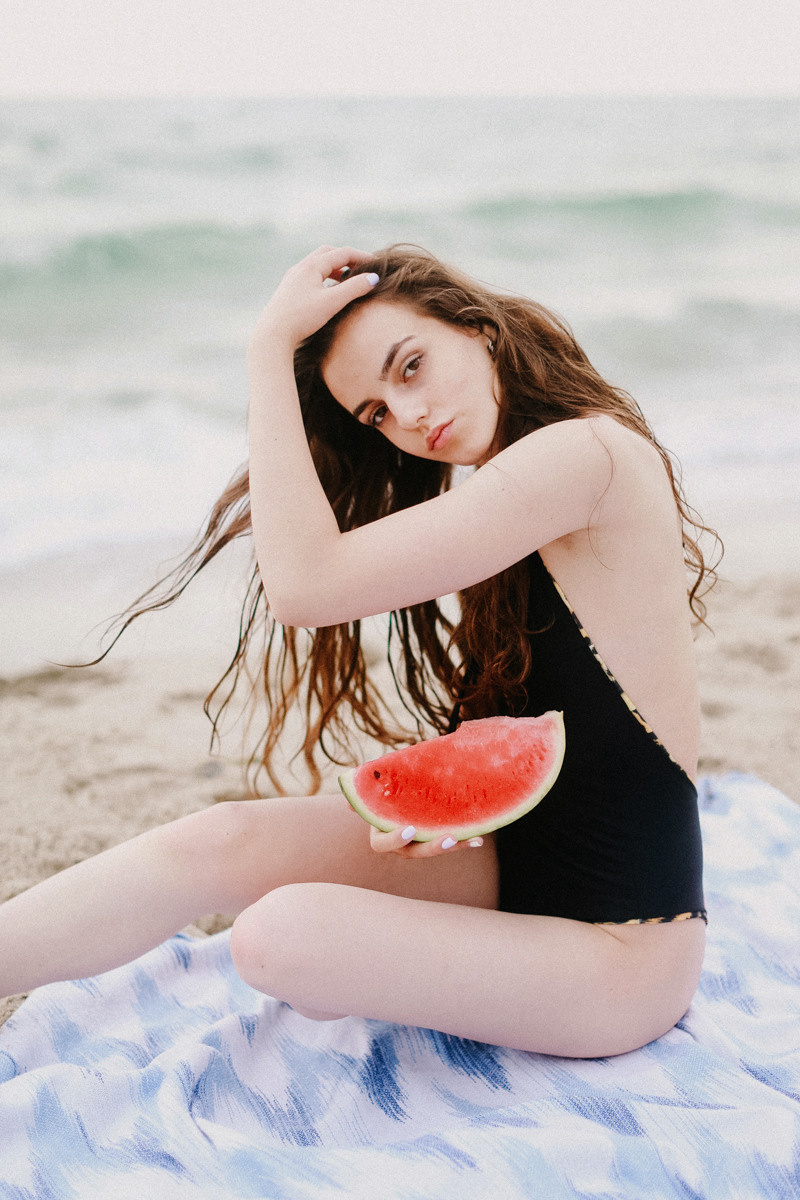 Looking For The Summer. Головна