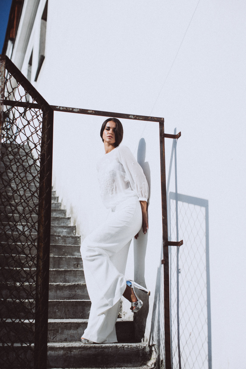 It's a Beautiful Day. Головна