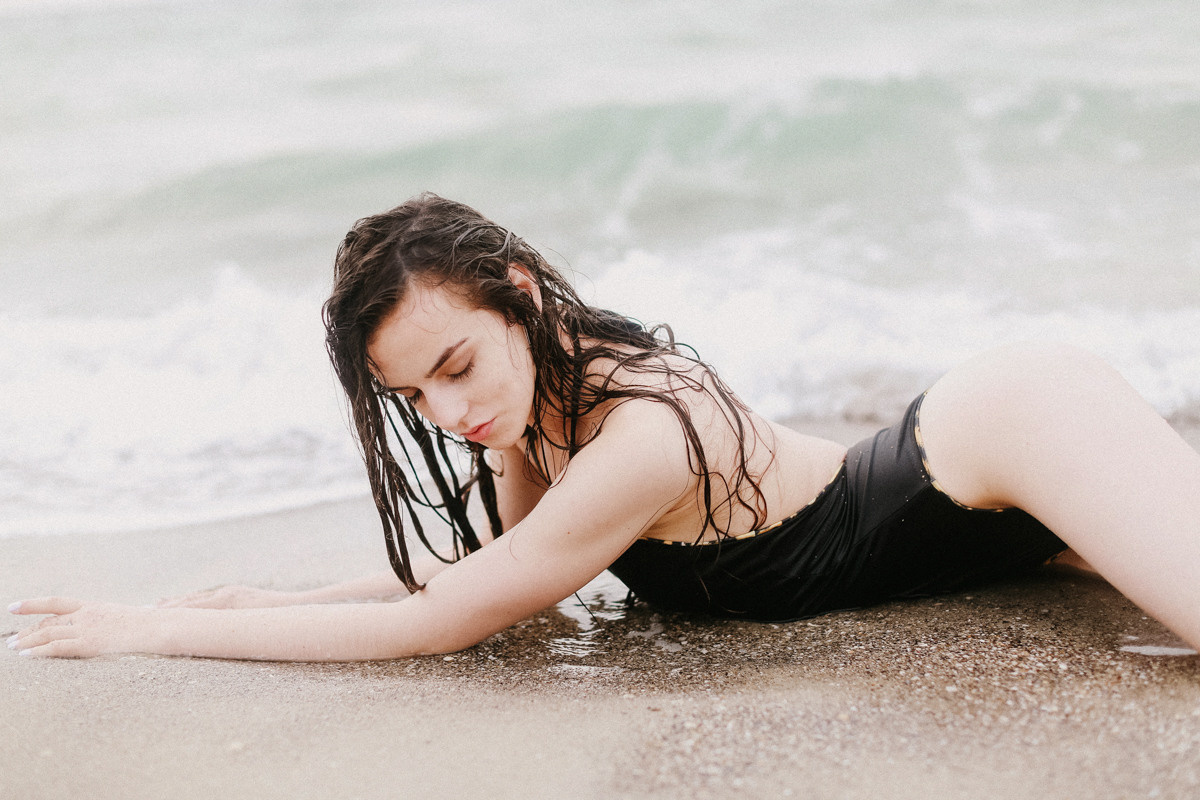 Looking For The Summer. Головна