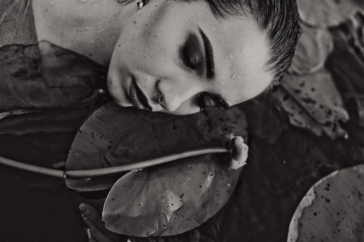 Single Tear. Головна