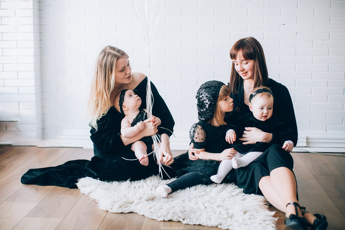 Black dress. Family. Головна