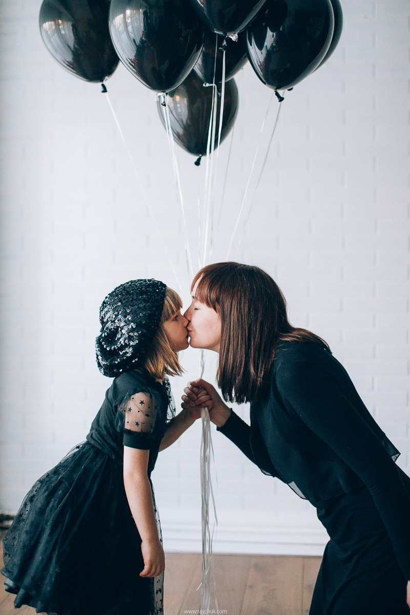 Black dress. Family. Головна