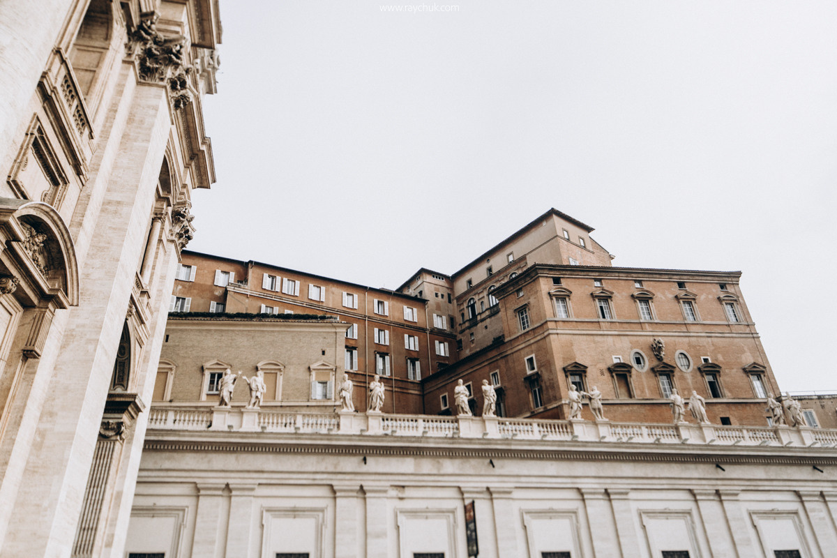 Vatican. Головна