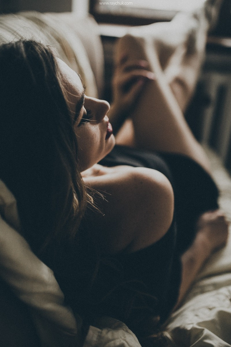 I Can't Say No. Головна