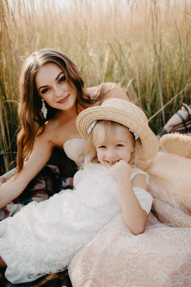 Юля і Кароліна. Головна