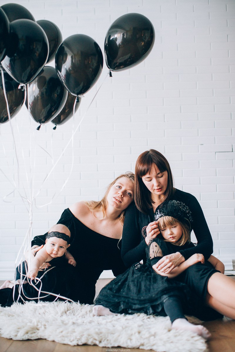 Black dress. Family. Головна