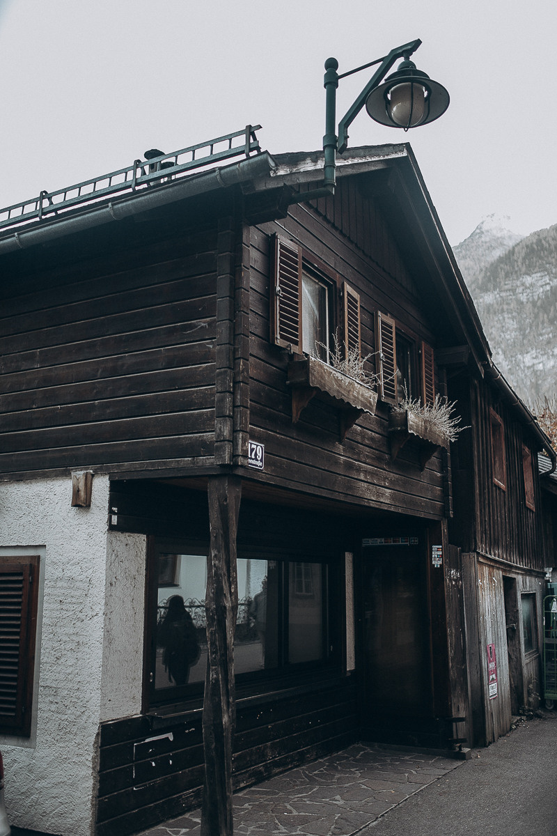 Adore You. Головна