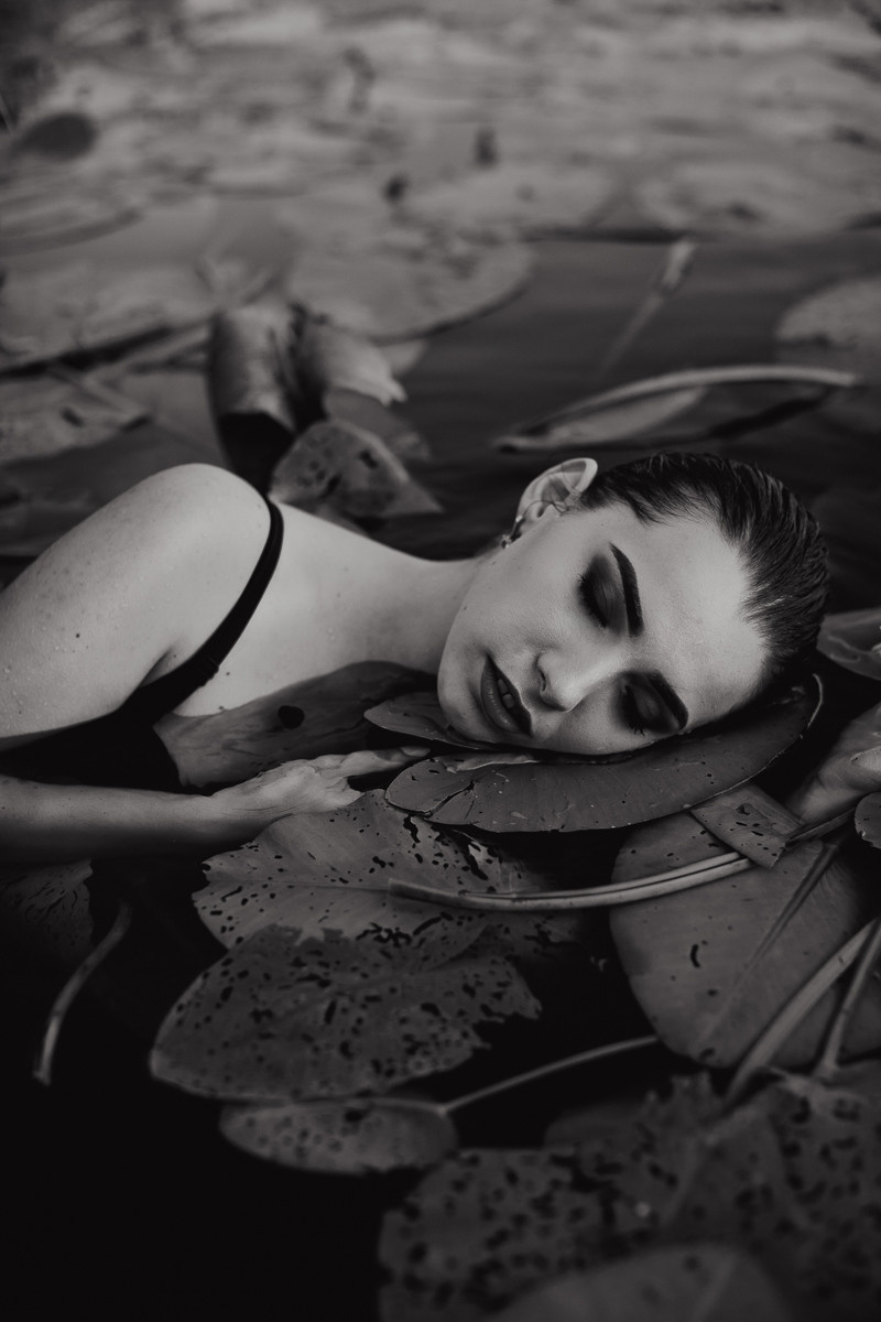 Single Tear. Головна