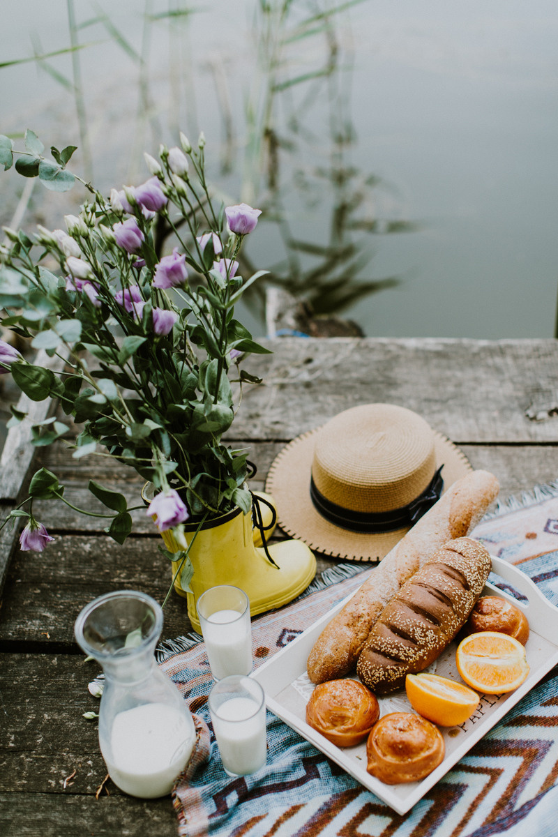 Lucy and Lisa. Головна