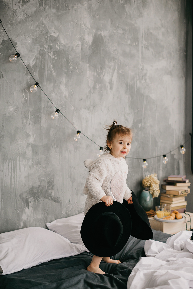 Еля і Анісія. Головна