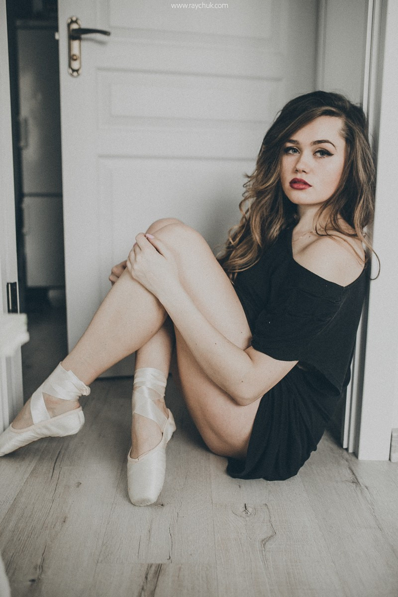 I Can't Say No. Головна