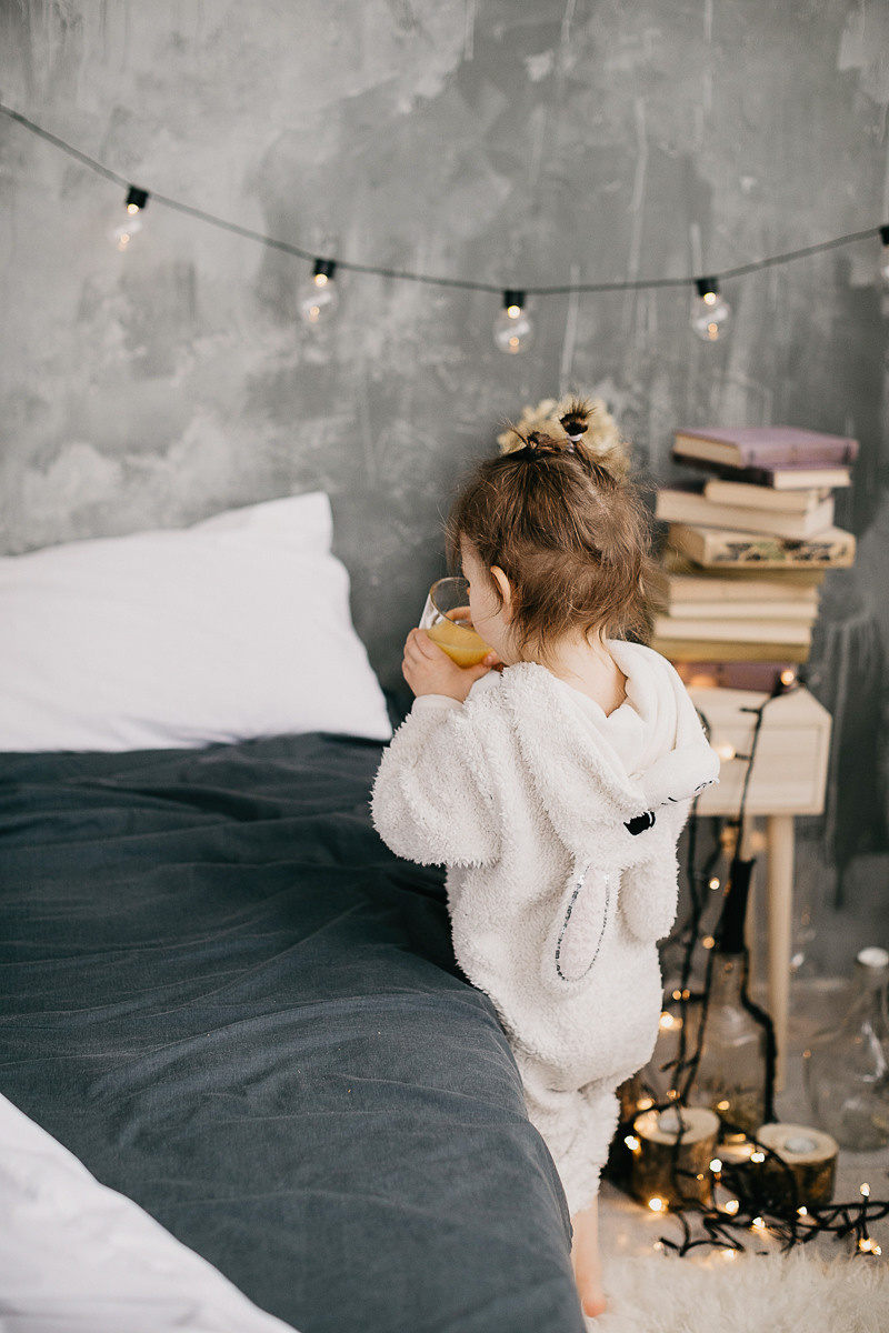 Еля і Анісія. Головна