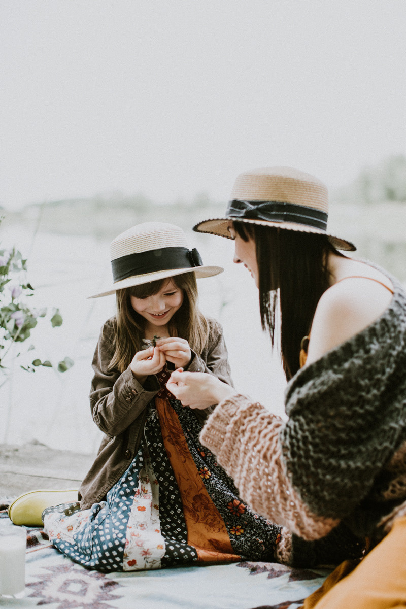 Lucy and Lisa. Головна